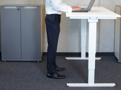 Standing Desks Vs. Sitting Desks (2)